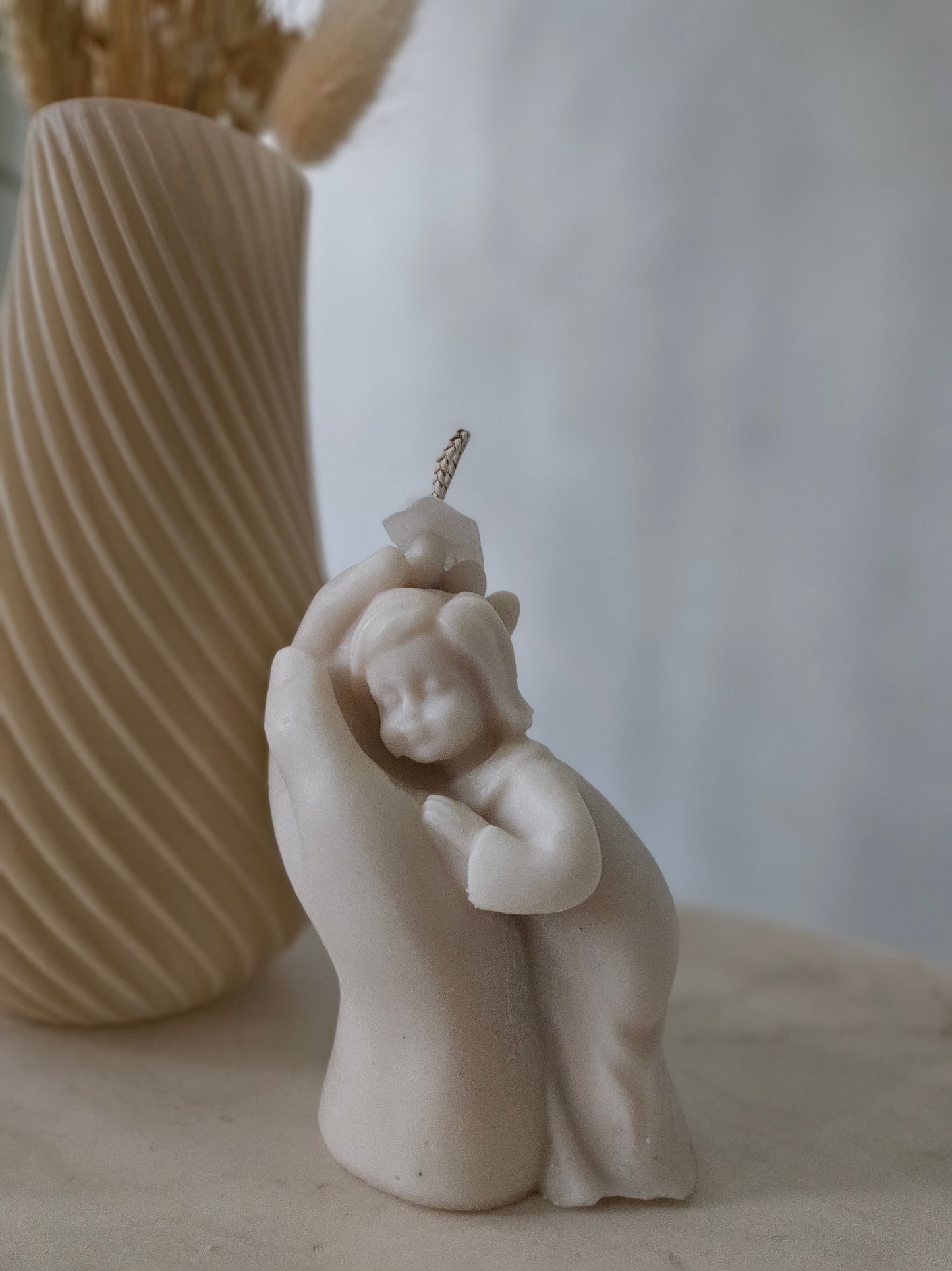 CHILD IN HAND
