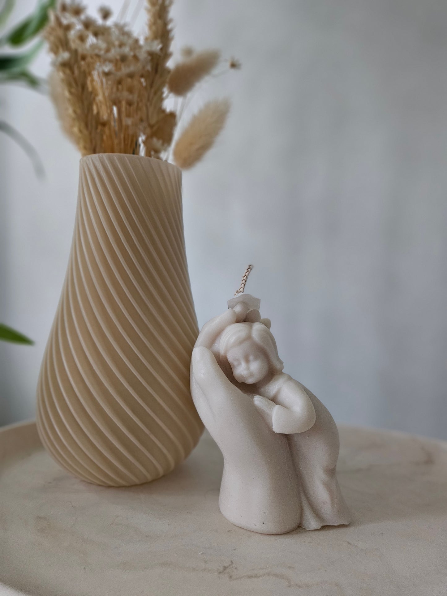 CHILD IN HAND