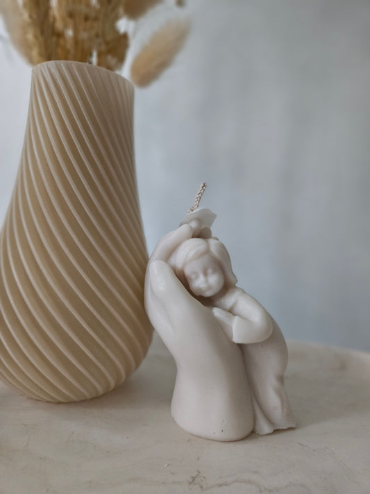 CHILD IN HAND